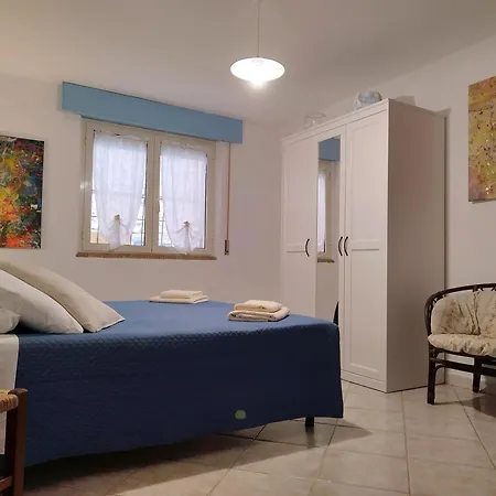 Apartment Artist's
